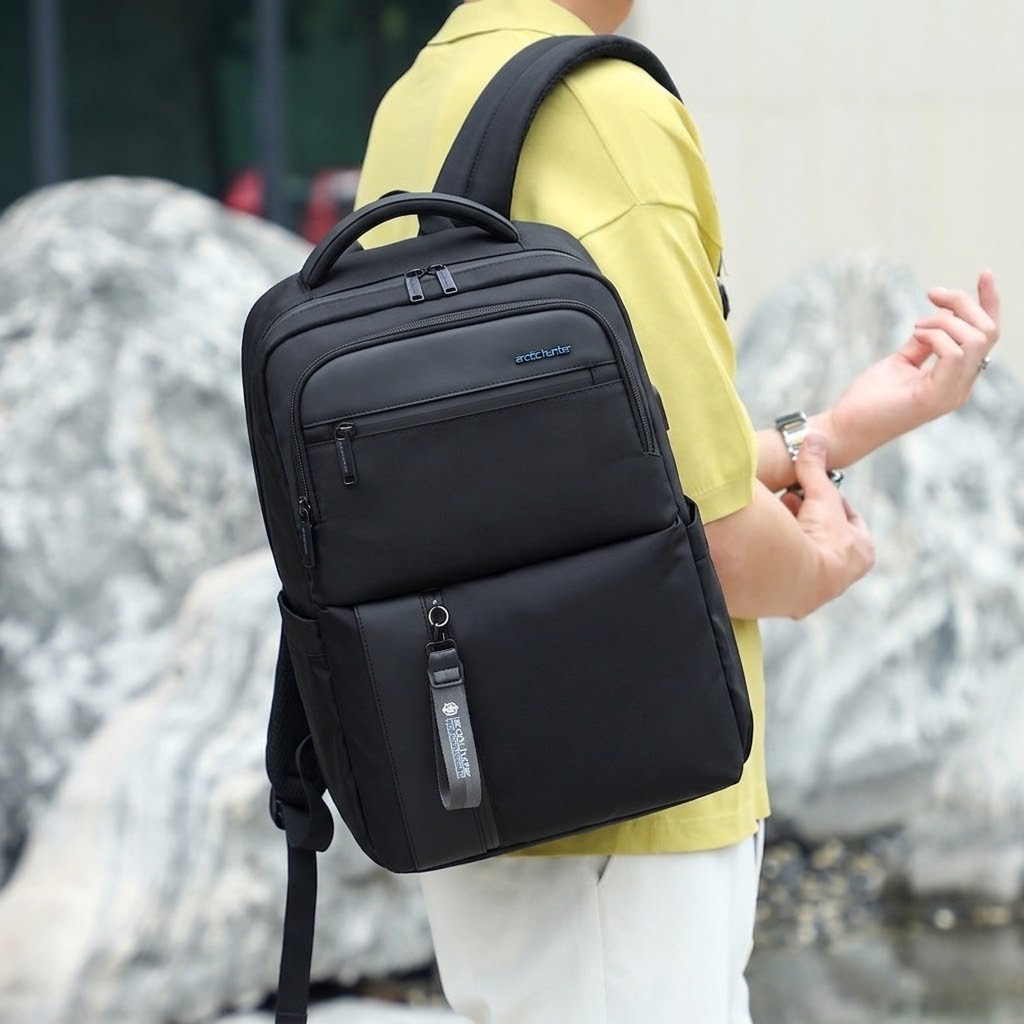 ARCTIC HUNTER 15.6 Inch Anti-Theft Waterproof Business Laptop And Travel Backpack